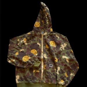 Camo Smiley Face Hoodie & Pants Set – Streetwear Graphic Tracksuit Size Medium